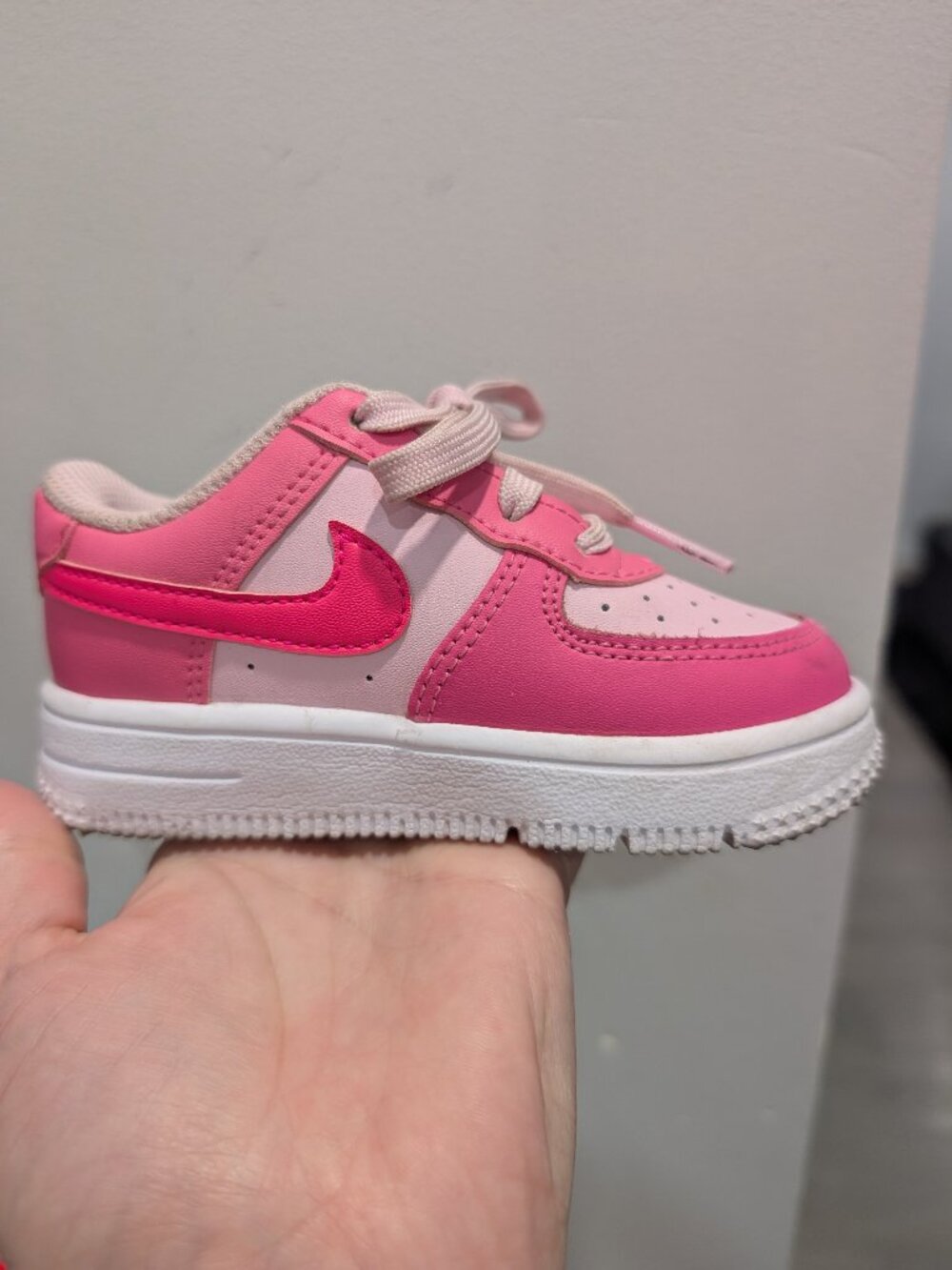 Pink toddler 6 Nike shoes